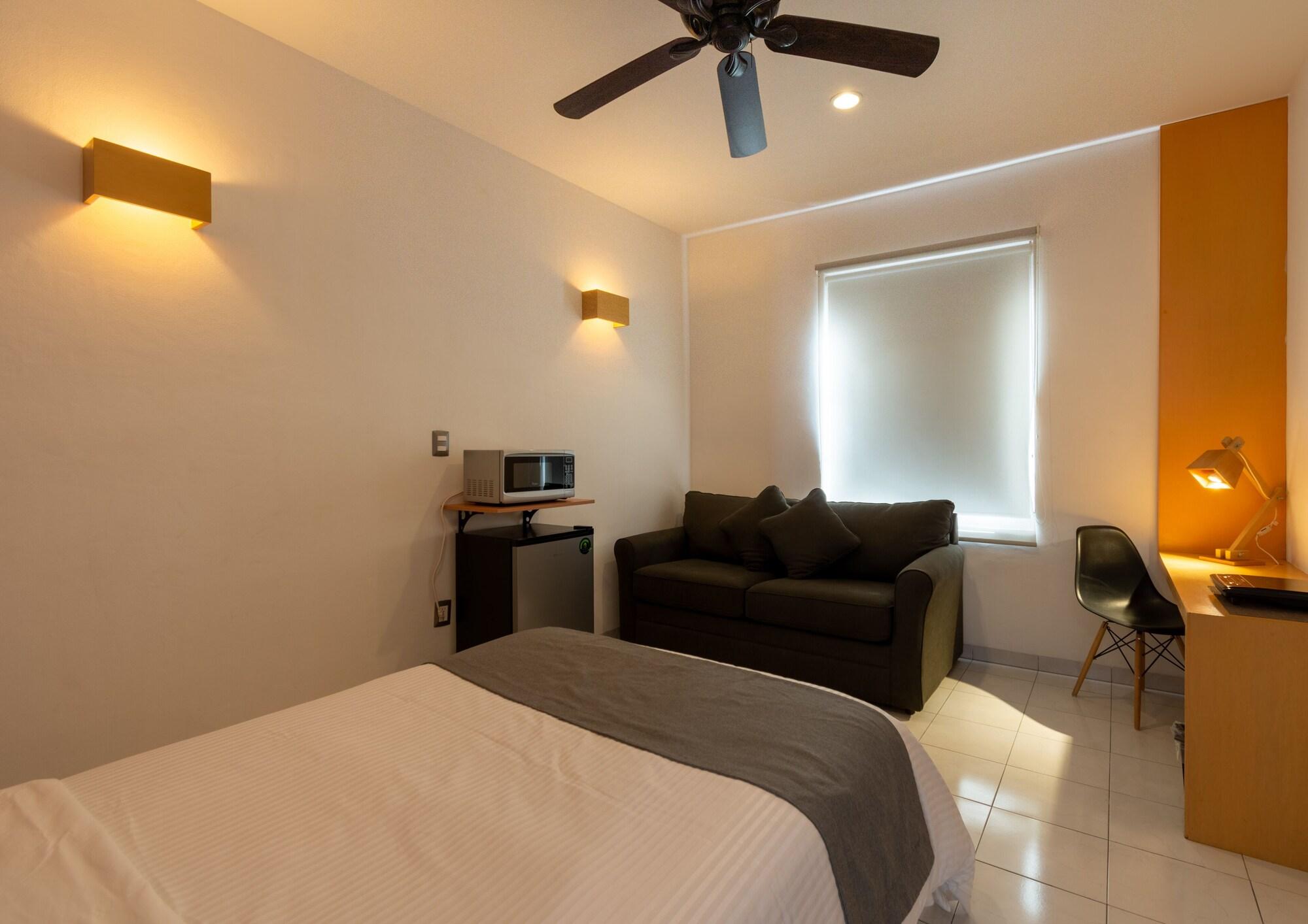 Hotel Mexico Inn Express Саламанка Экстерьер фото