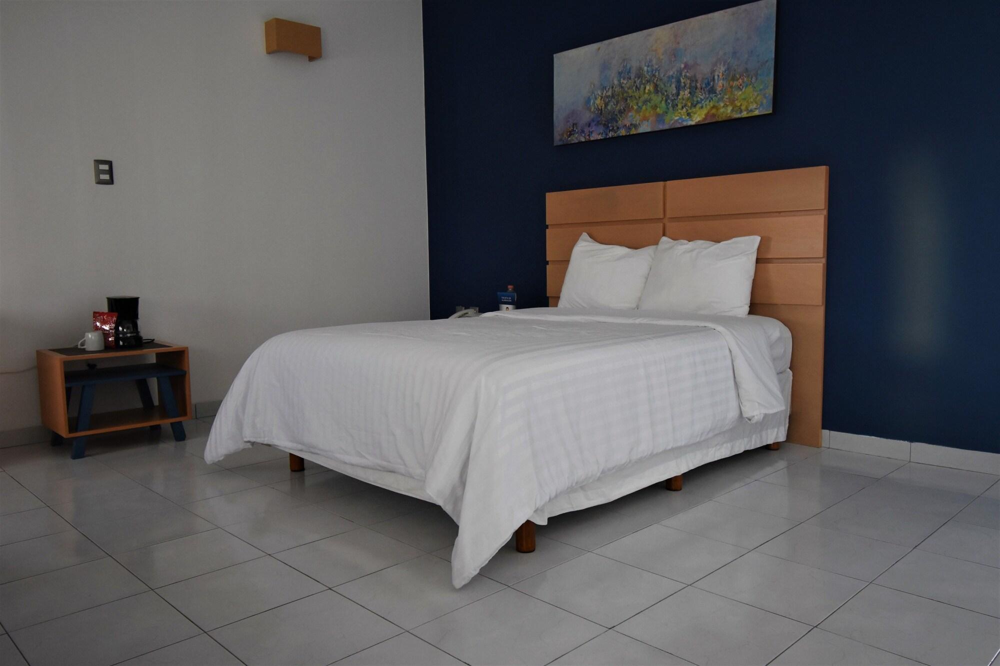 Hotel Mexico Inn Express Саламанка Экстерьер фото